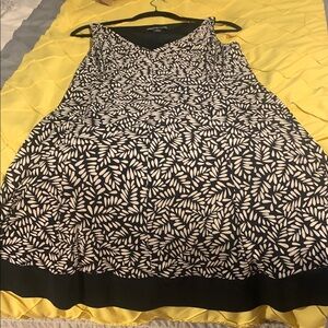 American Living Black and White Leaf Print Midi Dress